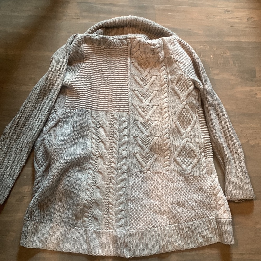 LED Maternity Sweater - Picture 5 of 5